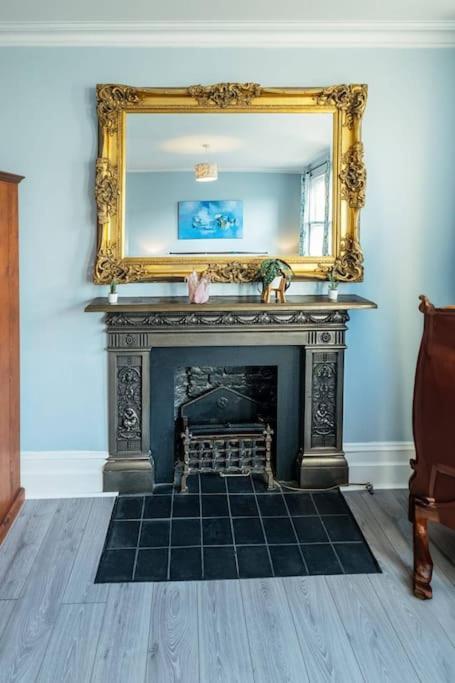 Apartment Gorgeous Victorian 3 Bed In Fulham, Putney - Open For Long And Families Relocating London