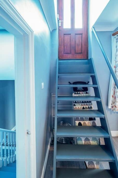Gorgeous Victorian 3 Bed In Fulham, Putney - Open For Long And Families Relocating Appartamento *