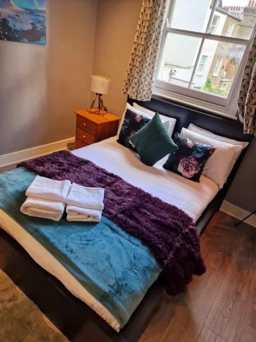 Gorgeous Victorian 3 Bed In Fulham, Putney - Open For Long And Families Relocating Londra