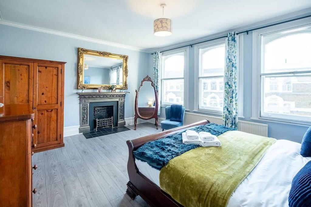 Apartment Gorgeous Victorian 3 Bed In Fulham, Putney - Open For Long And Families Relocating *