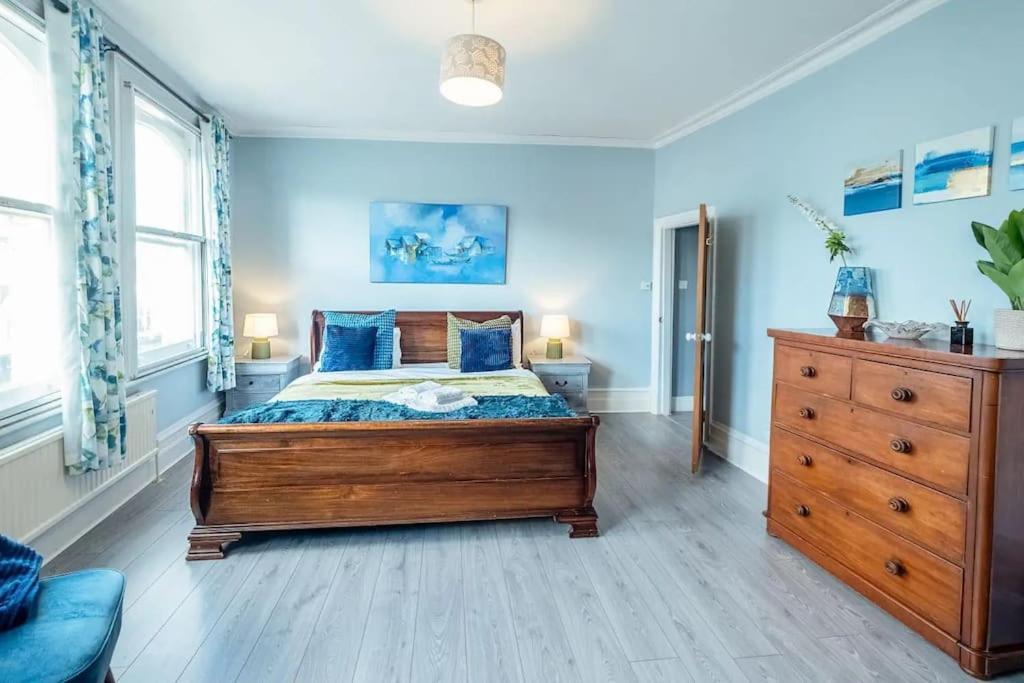 Gorgeous Victorian 3 Bed In Fulham, Putney - Open For Long And Families Relocating Londra