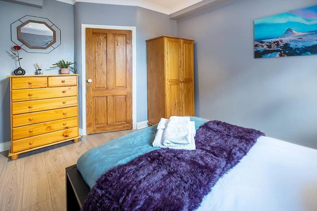 Gorgeous Victorian 3 Bed In Fulham, Putney - Open For Long And Families Relocating * Londra