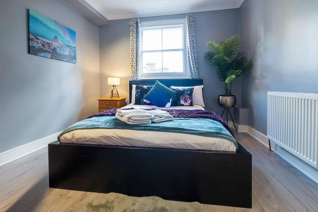 Gorgeous Victorian 3 Bed In Fulham, Putney - Open For Long And Families Relocating * Londra